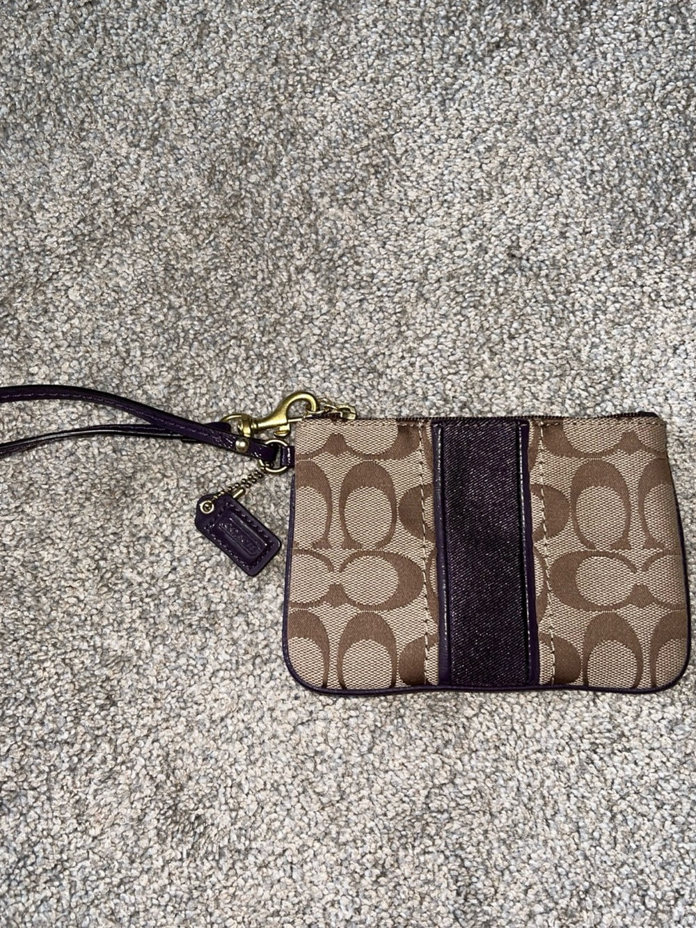 Coach Signature Essential Wristlet Khaki/Purple Keychain Jacquard Plum Wallet